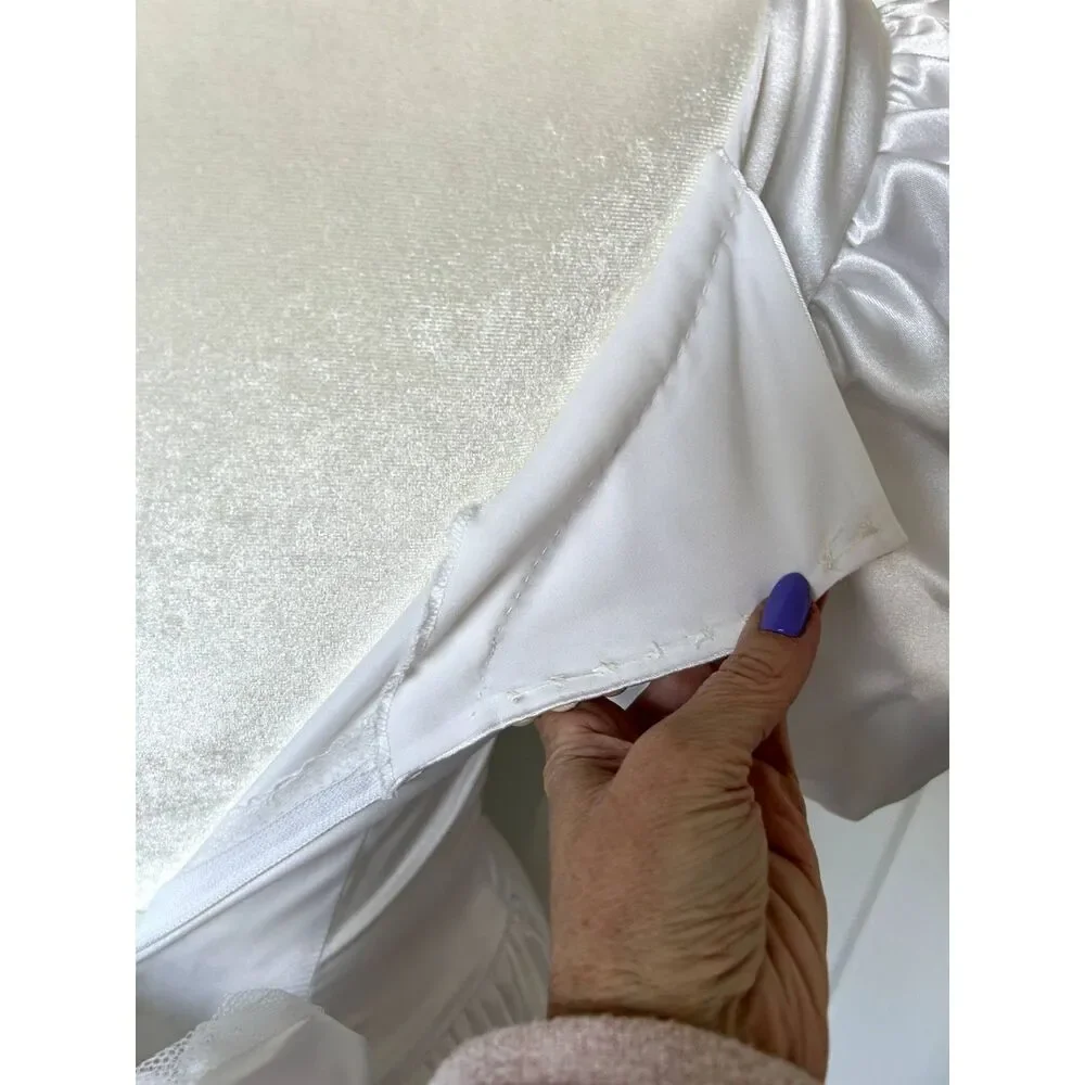 VINTAGE WEDDING DRESS Preference Satin Beaded Puff-Sleeves Bustle-bow Train Sz 1